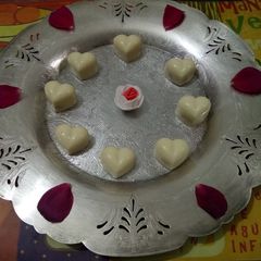 A picture of Peanuts white chocolate.