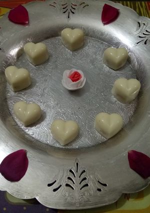 A picture of Peanuts white chocolate.