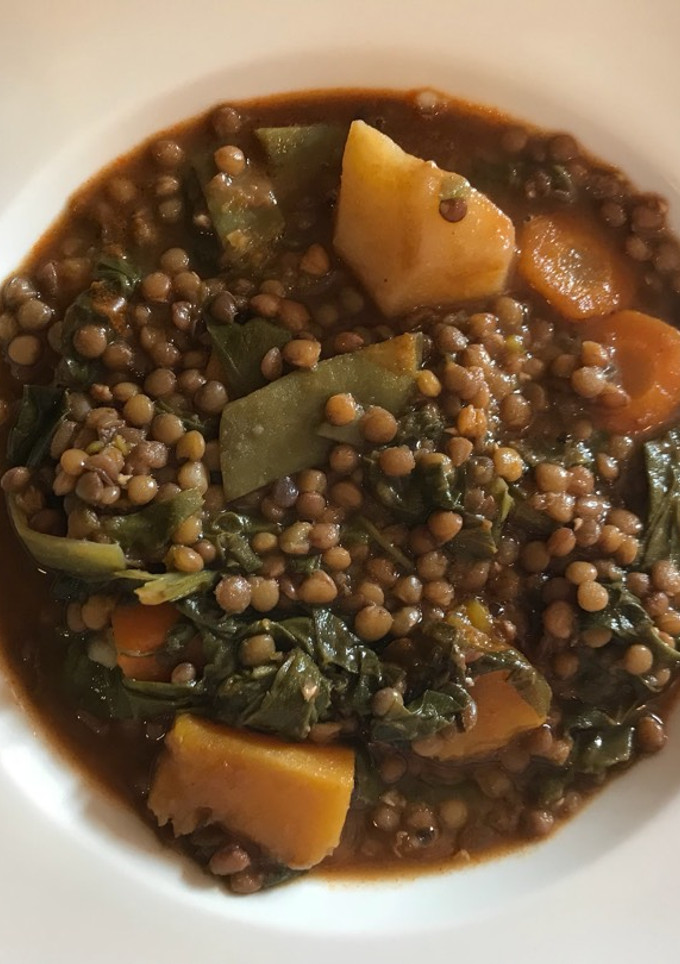 Una foto de Lentejas estofadas con verduras y chorizo