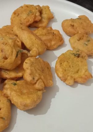 Pyaz ke pakode रेसिपी मुख्य फोटो