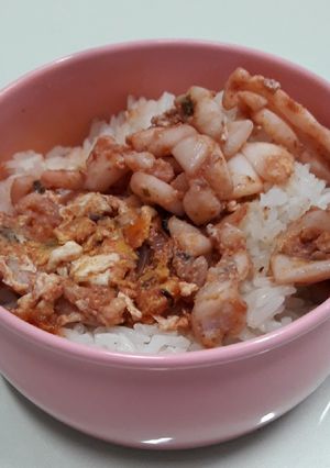 รูปของ ปลาหมึกผัดไข่ราดข้าว