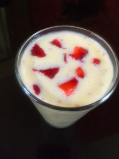 A picture of Banana apple smoothie.
