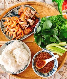 tôm rim thịt ba chỉ nước dừa