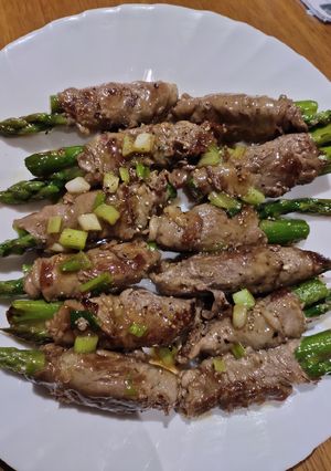 A picture of Beef Asparagus Rolls.