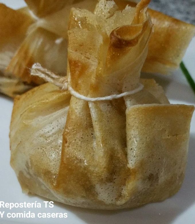 Foto principal de Saquitos de cebolla caramelizada con queso de cabra