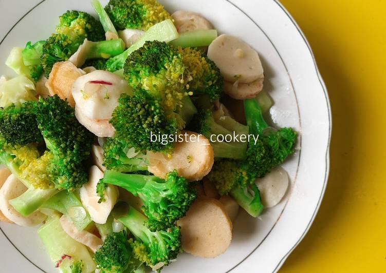 Kiat-kiat memasak Tumis Brokoli Bakso Simpel mantap