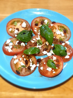 Una foto de Carpaccio de tomate