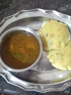 ரவா இட்லி (Rava idli recipe in tamil) செய்முறை முக்கிய புகைப்படம்