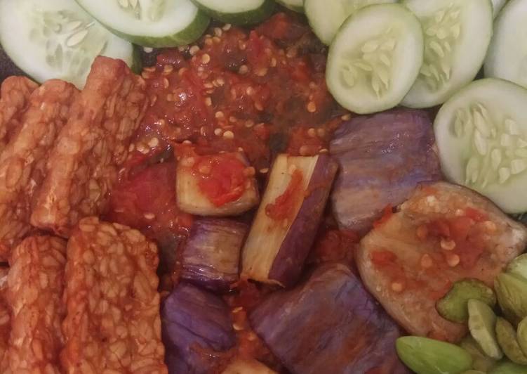 Sambel terasi lalapan