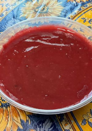 Une photo de Compote de cerises au thym et citron