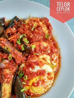 Foto resep Telor ceplok dan terong balado