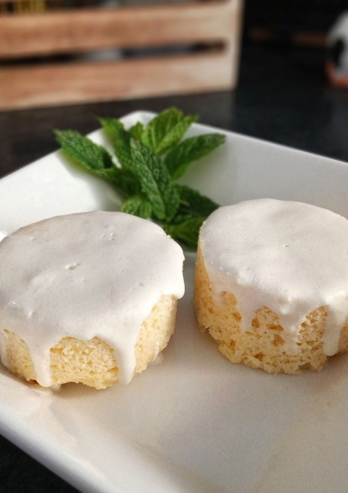 Una foto de Mug cake de limón y coco