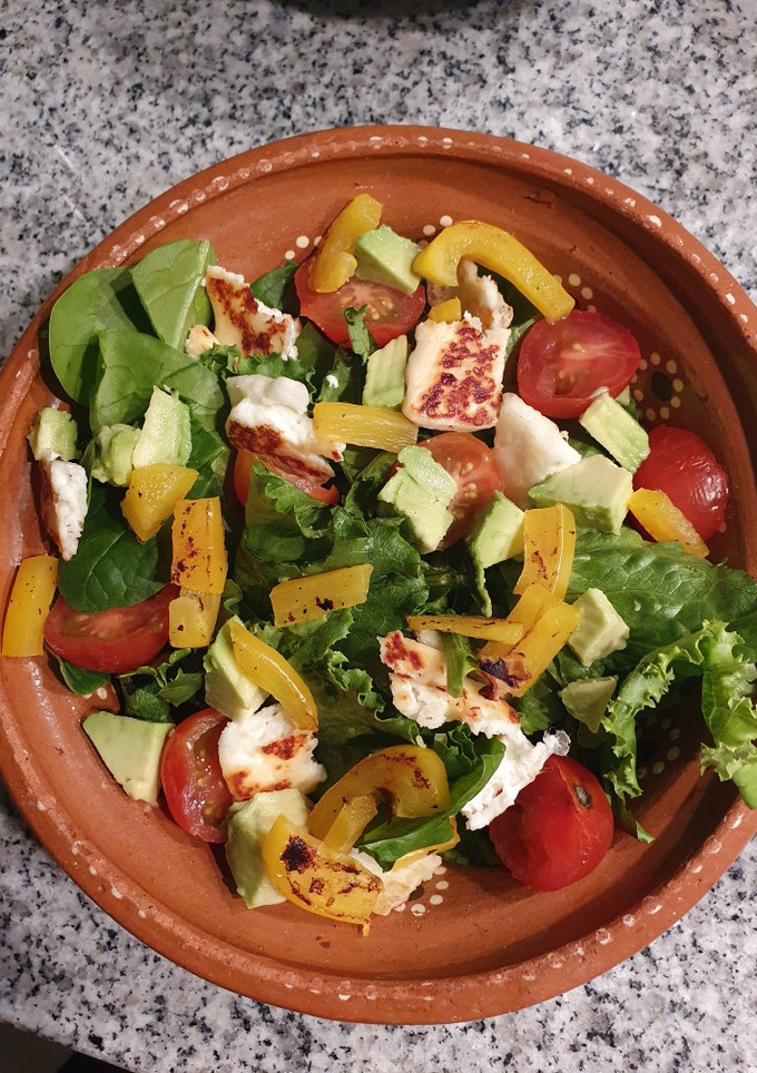 Una foto de Ensalada buena opción para cenar!