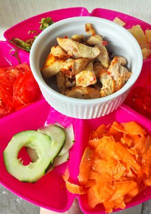 Una foto de Almuerzo colorido nutritivo