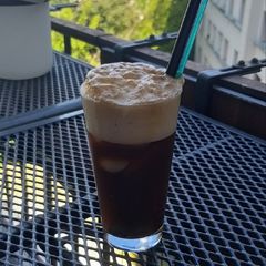 A picture of Espresso gin & tonic.