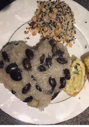 Hình của món Xôi đỗ đen cốt dừa.