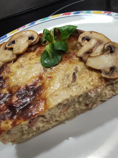 Una foto de Quiche pollo, bacon y champiñones 🍗🥓🍄