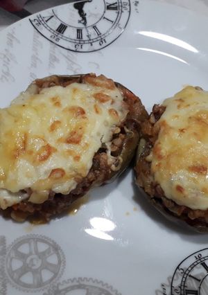 Foto principal de Berenjenas rellenas de carne y verdura con bechamel gratinadas