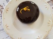 Une photo de dessert à l'orange