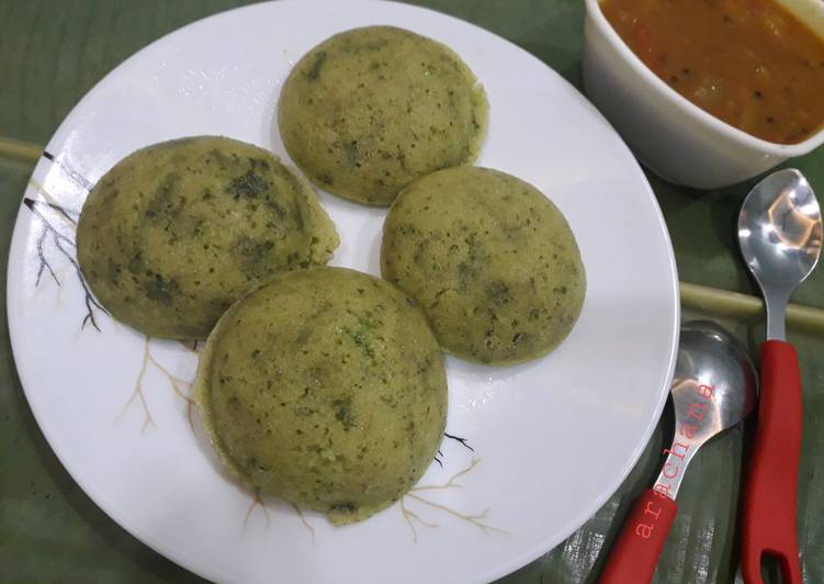 Palak idli healthy and tasty