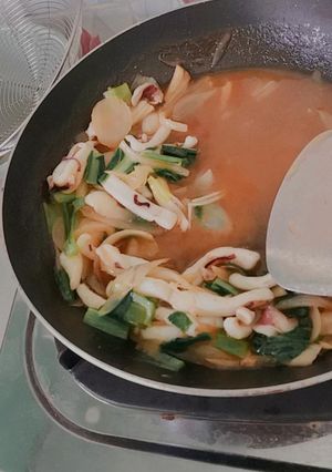 Foto resep Cumi asam manis cah caisim
