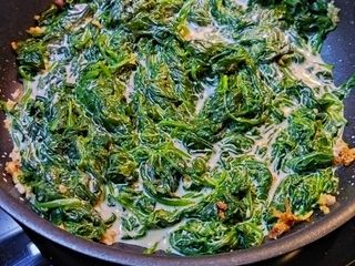 Épinards frais à la crème