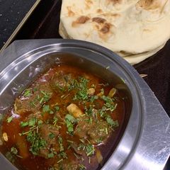 A picture of Mutton daigi qorma with tandoor.