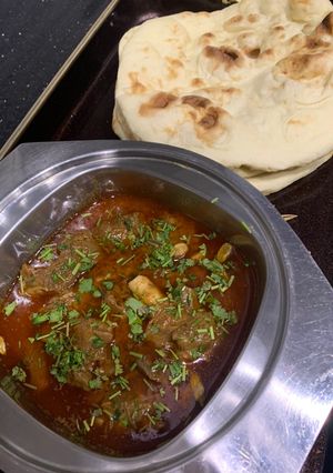 A picture of Mutton daigi qorma with tandoor.