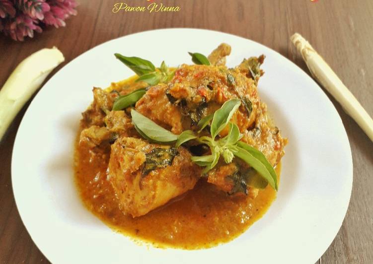 225. Ayam Kemangi (Ayam masak Daun Singkong ala Safitri)