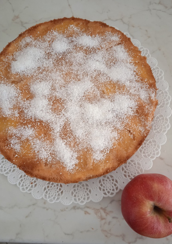Foto di Torta rovesciata di mele al cocco