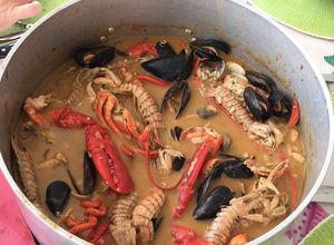 Una foto de Arroz  caldoso de galeras y bogavante