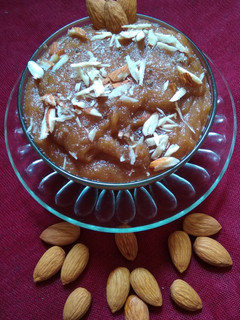 રાજગરા નો શીરો (Rajgira Sheera Recipe In Gujarati) રેસીપી મુખ્ય ફોટો