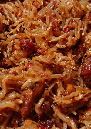 Hình của món Cá cơm mờm rim sa tế tôm.
