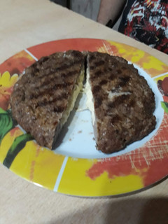 Una foto de Súper Hamburguesa rellena