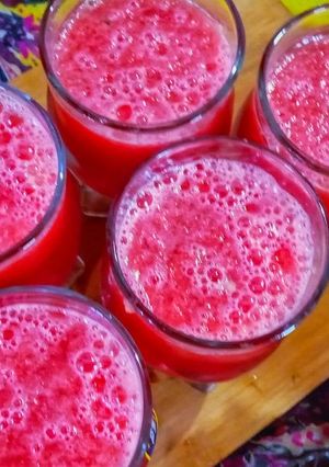 A picture of Water melon juice.