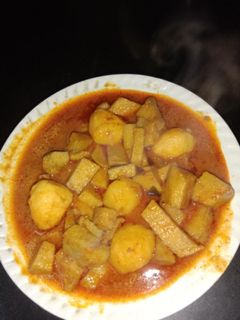दम जिमीकंद आलू (Dum Jimikand aloo recipe in Hindi) रेसिपी मुख्य फोटो