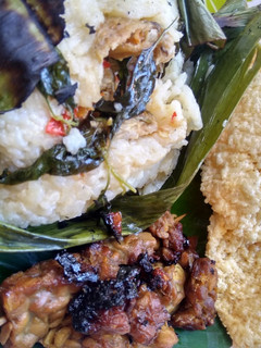 Foto resep Nasi bakar ayam suwir #leftover #gampil