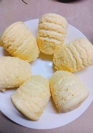 Hình của món Bánh bông lan hấp mã lai không dùng bột nổi.