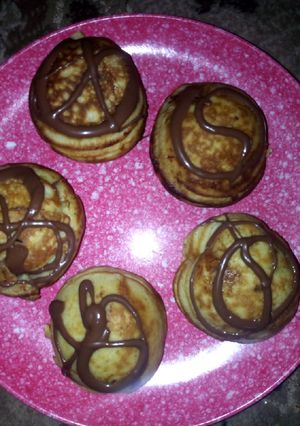 A picture of Chocolate stuffed mini pancake.