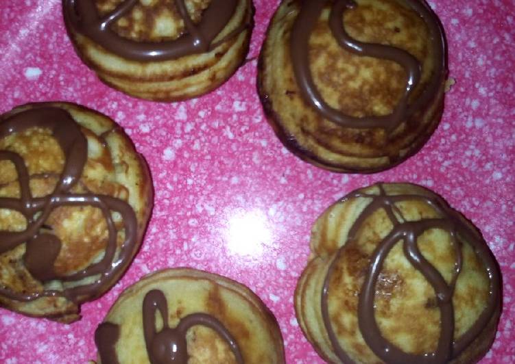 Chocolate stuffed mini pancake