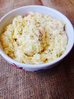 A picture of Garlic Herb Mashed Potatoes.