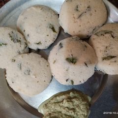 A picture of Idli.