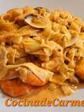 Tagliatelle al huevo con langostinos y almejas