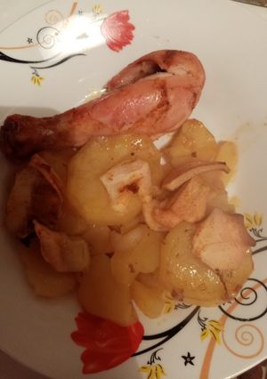 Csirkecomb almás krumplis ágyon recept fotója