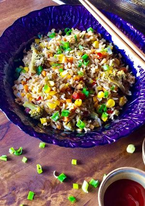 A picture of Brown fried rice.