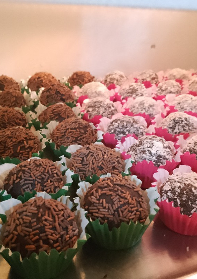 Una foto de Trufas de chocolate en cantidad
