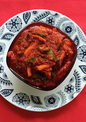 A picture of Carrot and Capsicum Instant Pickle.