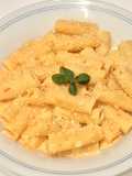 Pasta con Salsa roja cremosa
