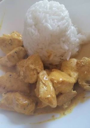 Una foto de Pollo curry rojo