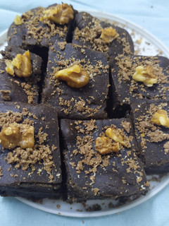 चॉकलेट ब्राउनी (chocolate brownie recipe in Hindi) रेसिपी मुख्य फोटो